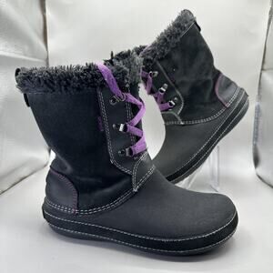 Crocs Berryessa Boots Womens Size 8 Black Faux Fur Lined Winter Snow Purple
